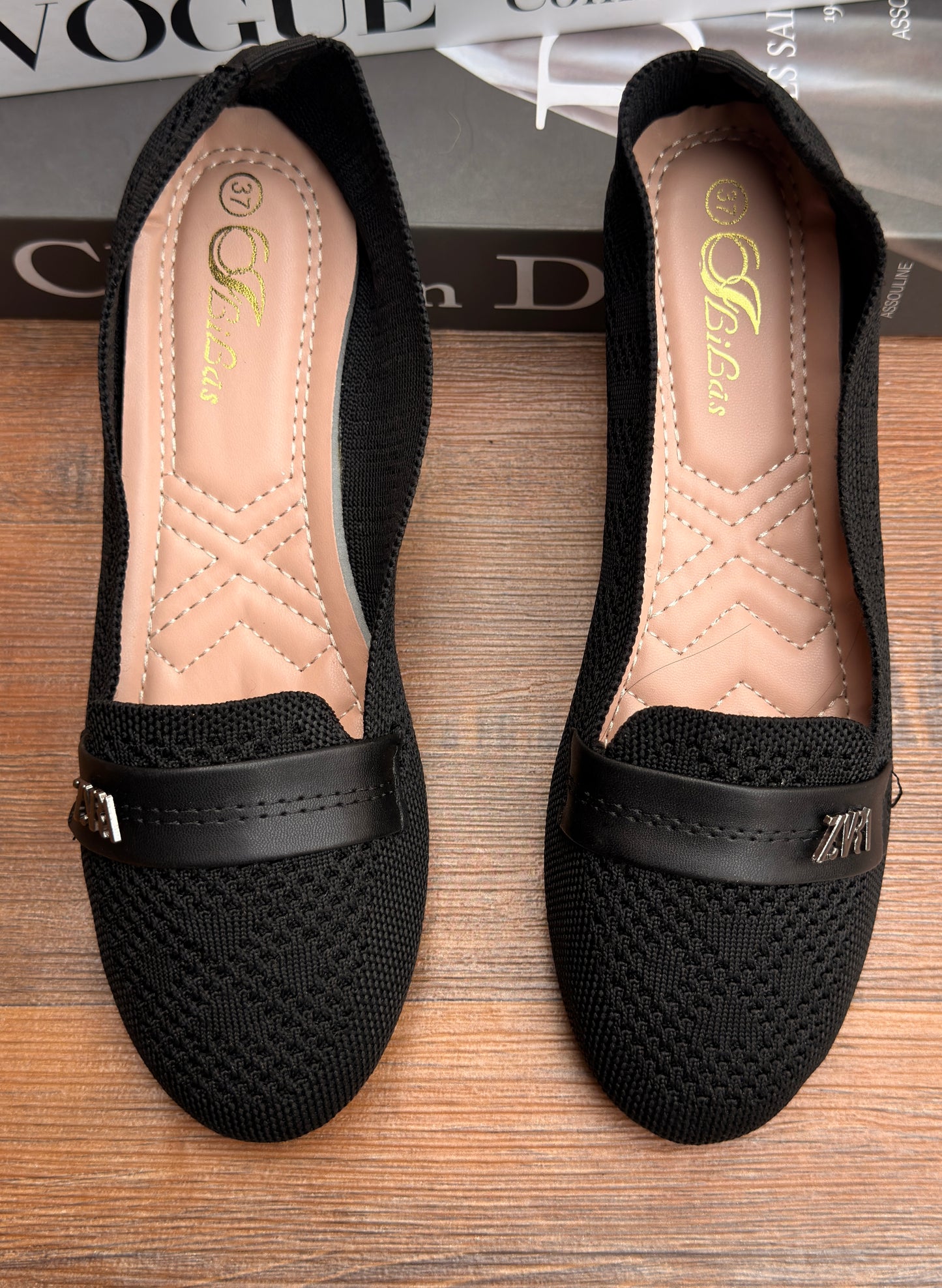 Flat shoe