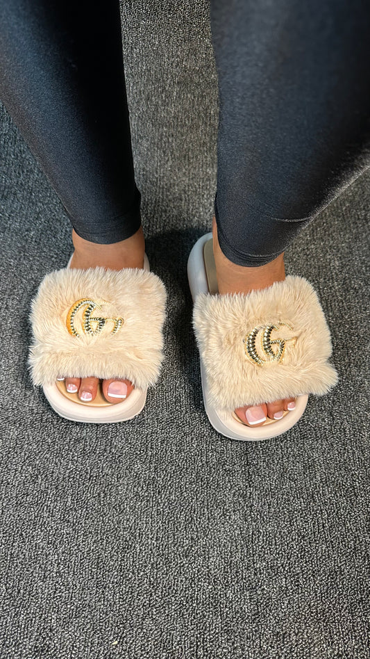 GUCCI FUR(RUN SMALL)