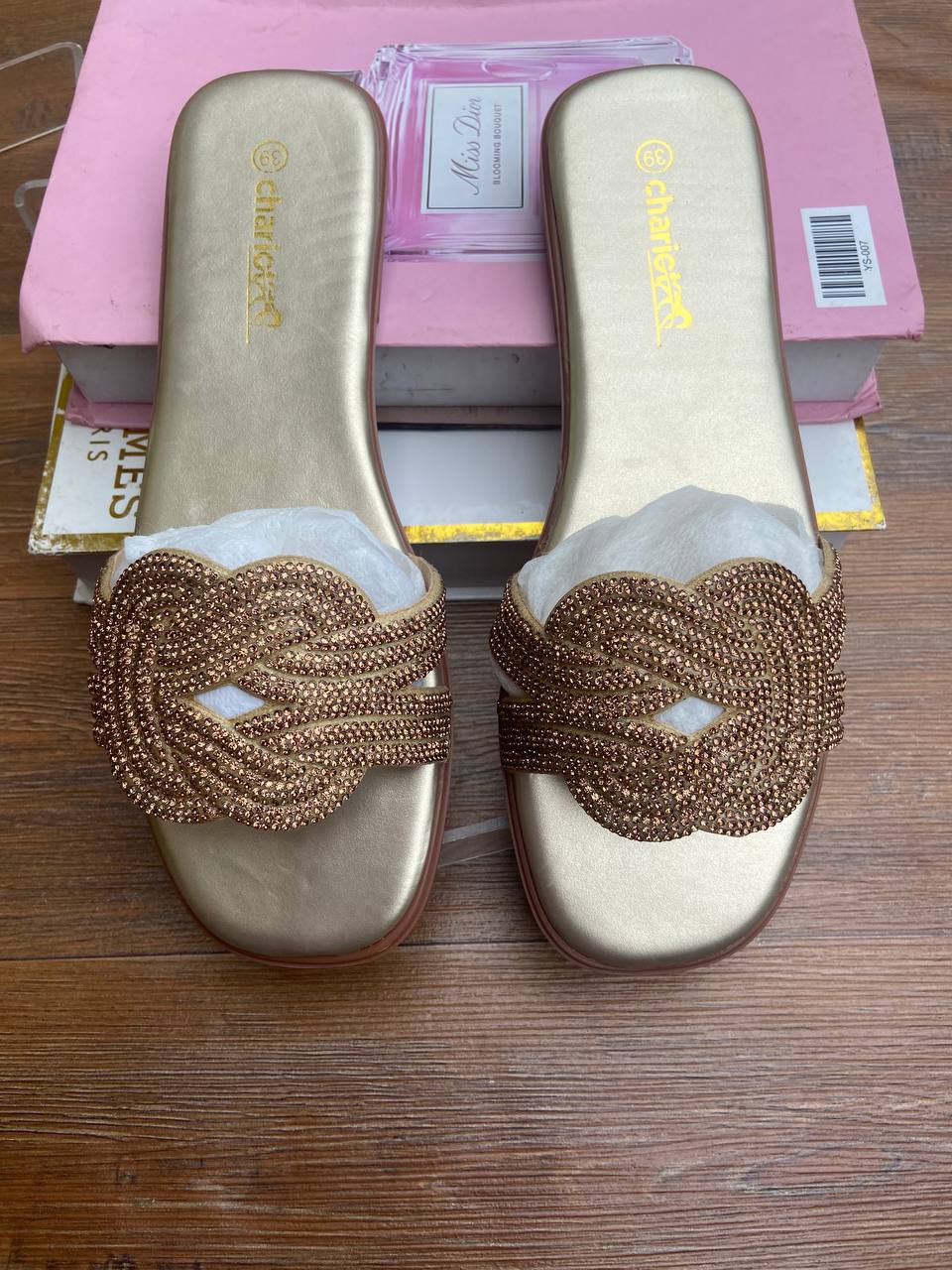 Chariot slippers