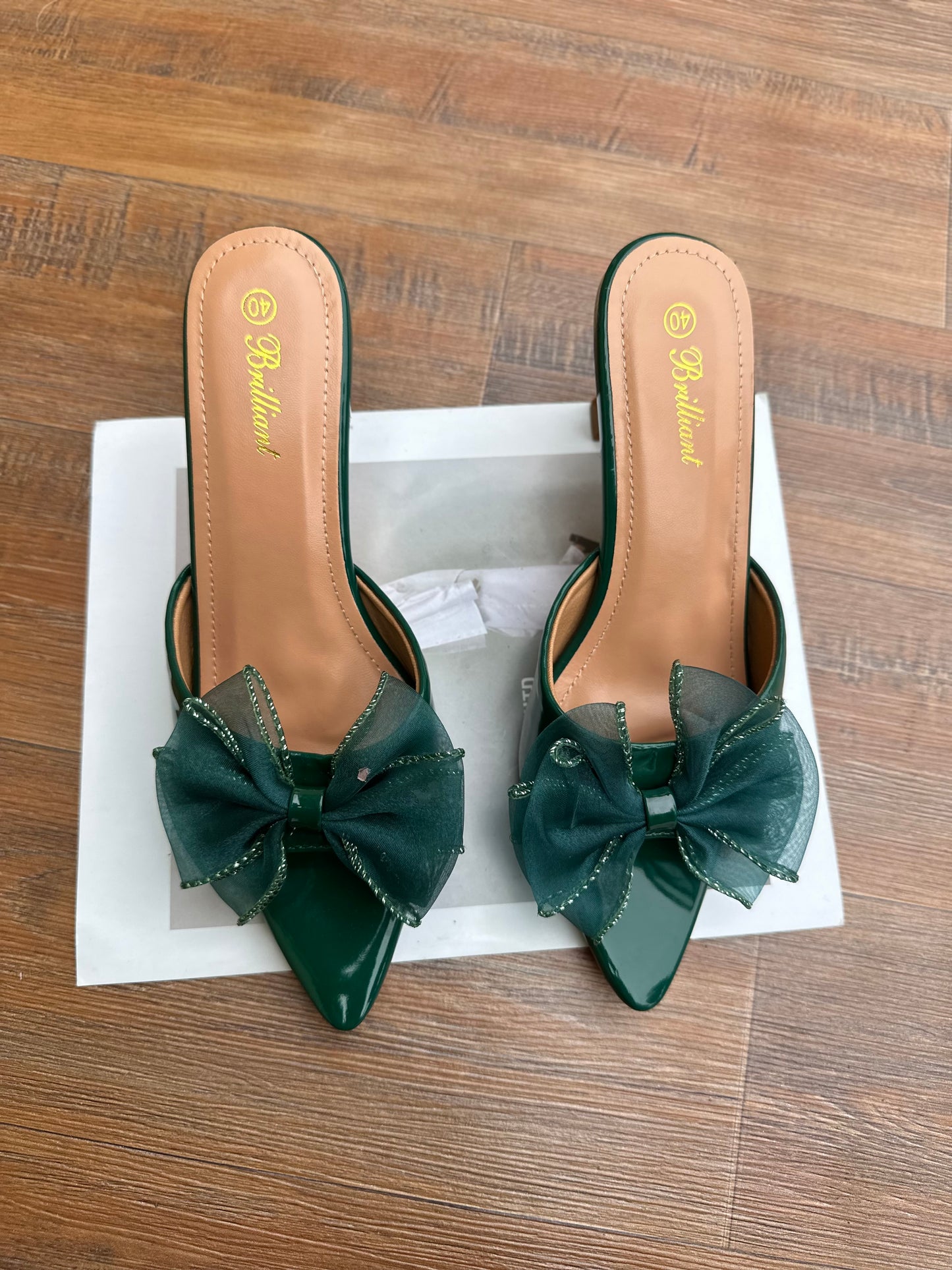 Brilliant bow heels