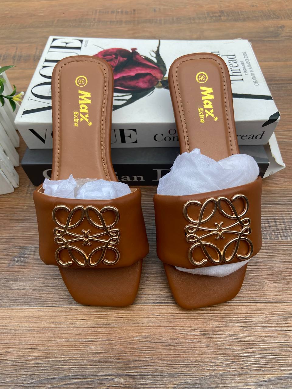 Pinky slippers