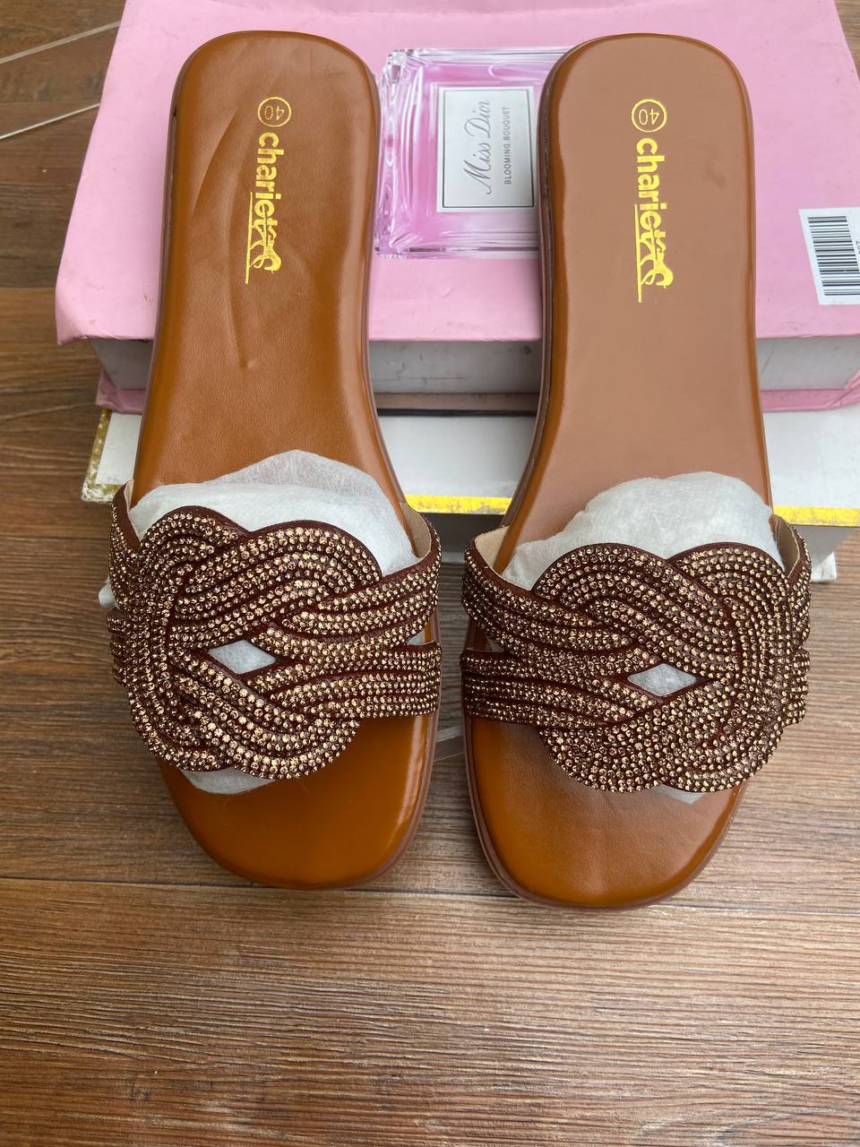 Chariot slippers