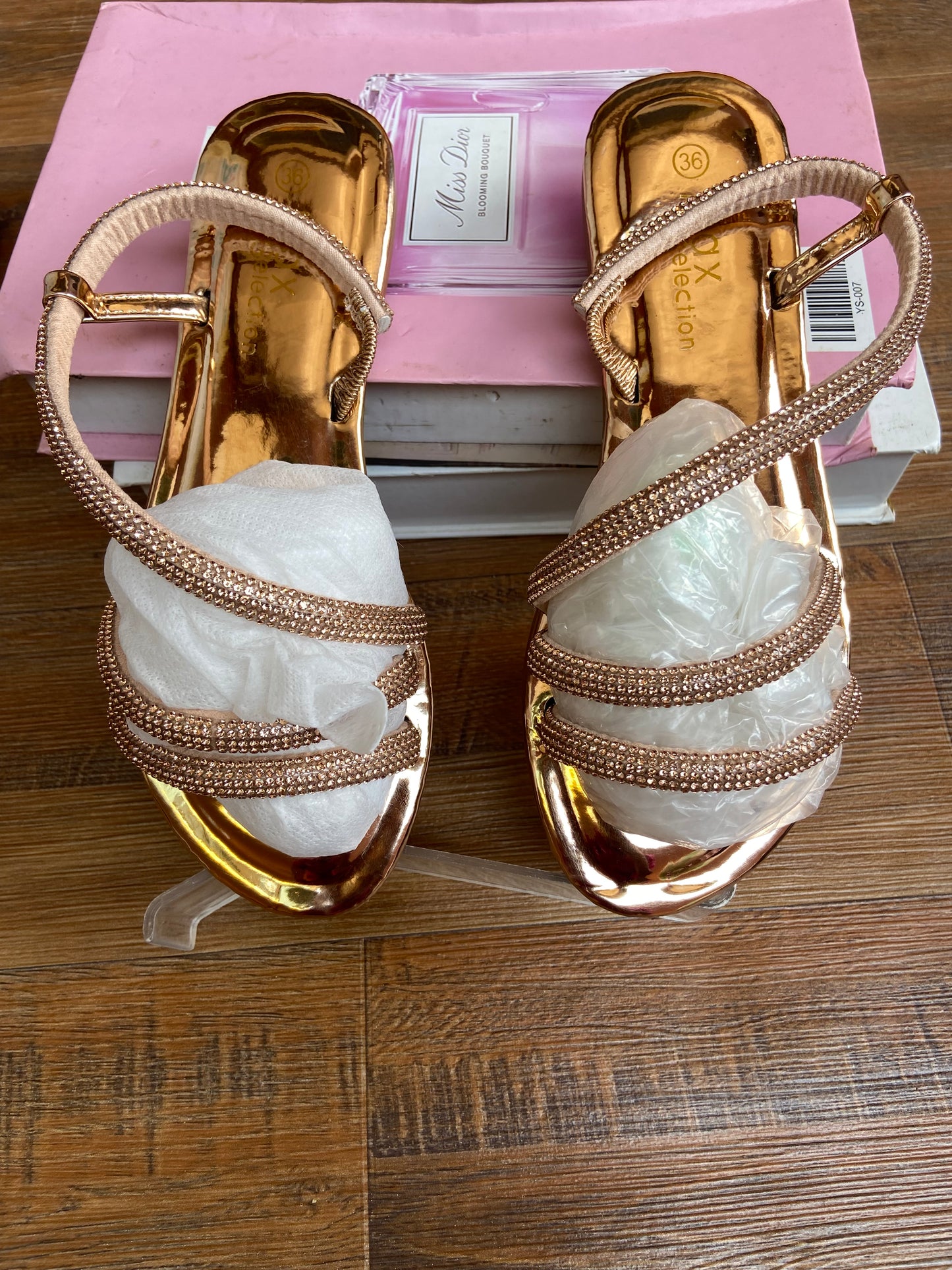 Max sandal