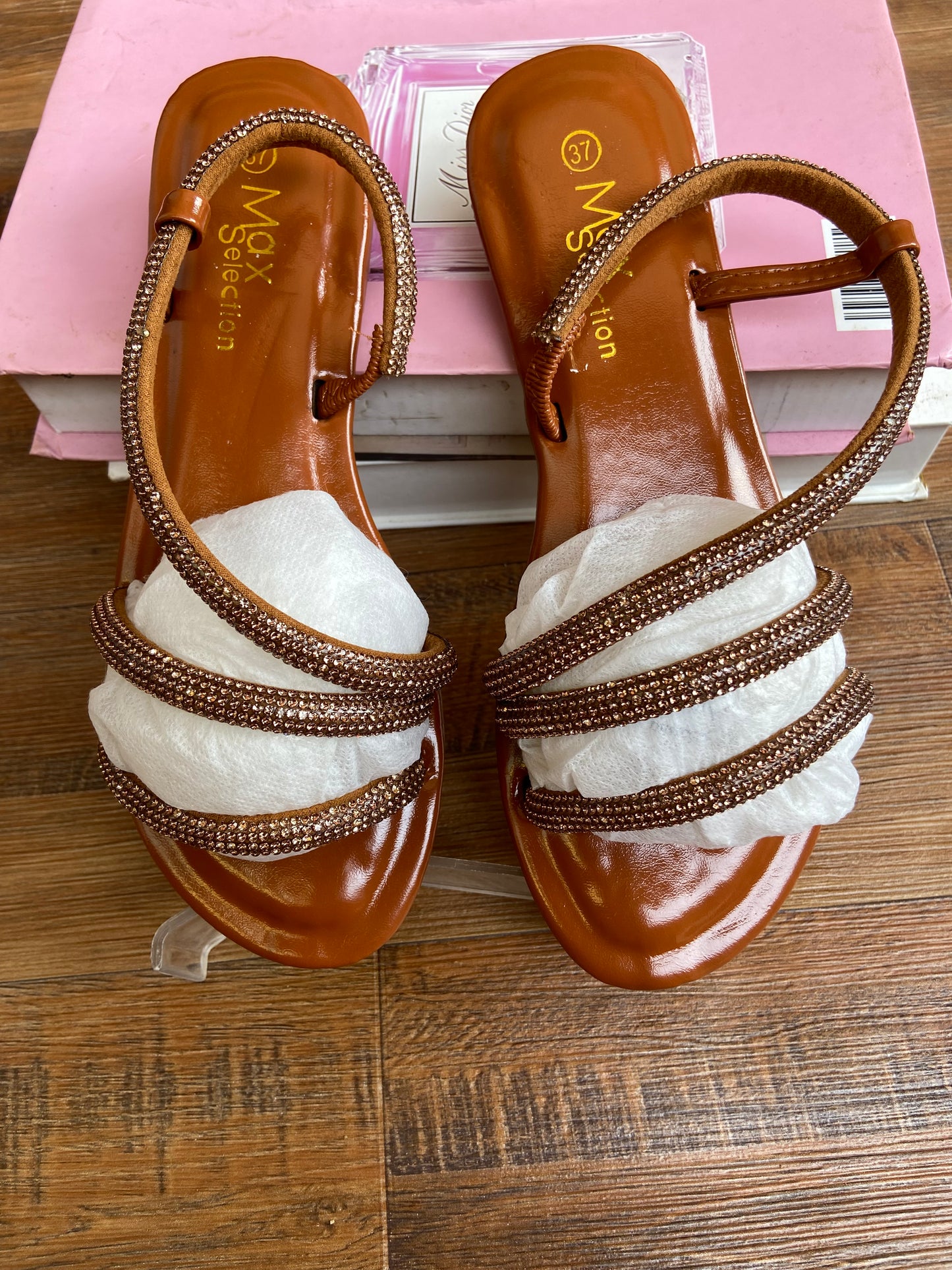 Max sandal