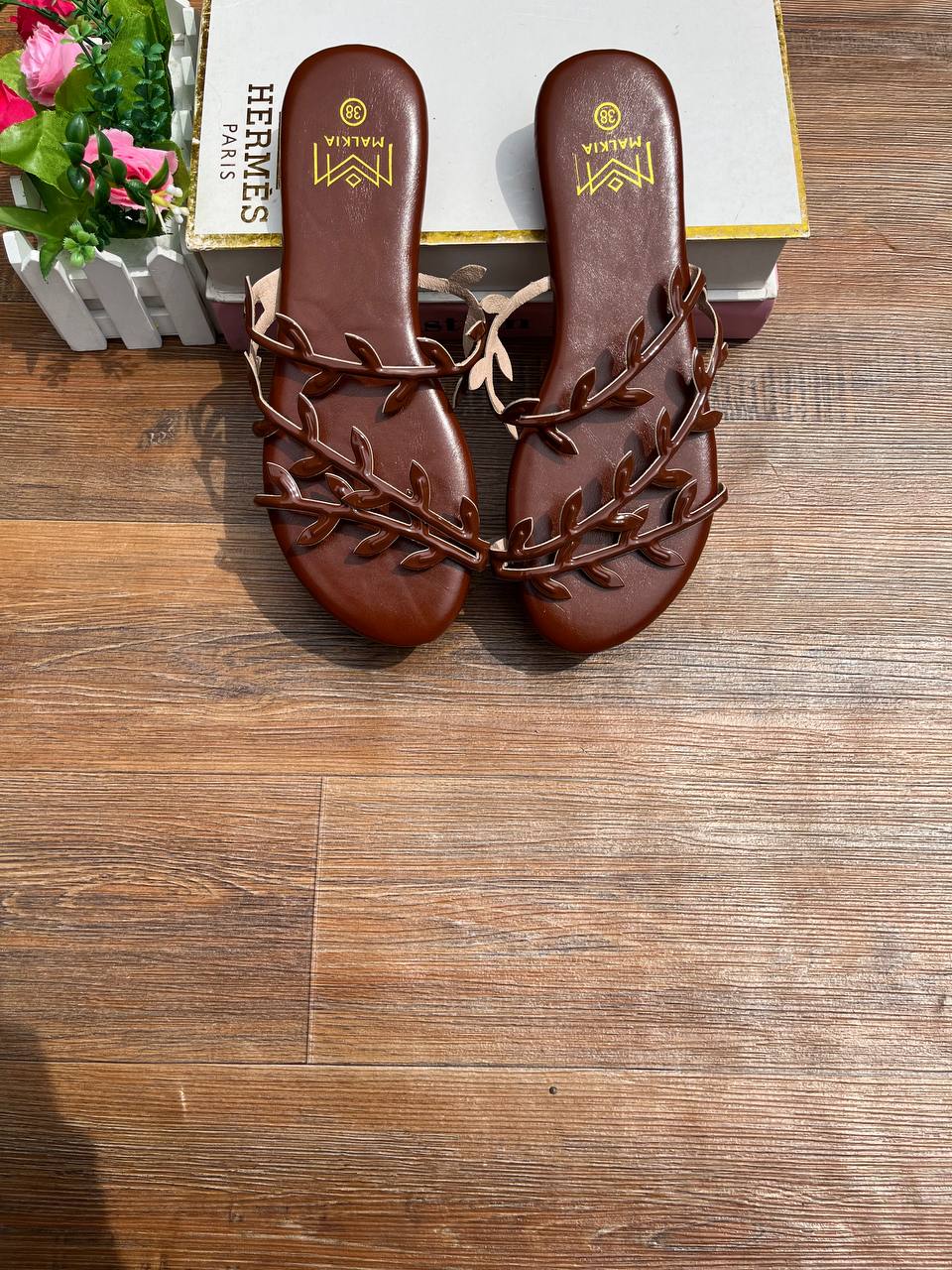 Leaf slippers