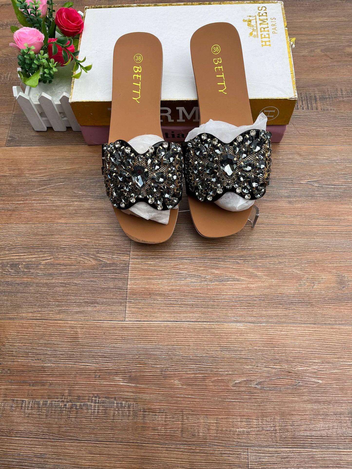 Betty bow
