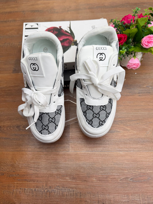 Gucci slippers
