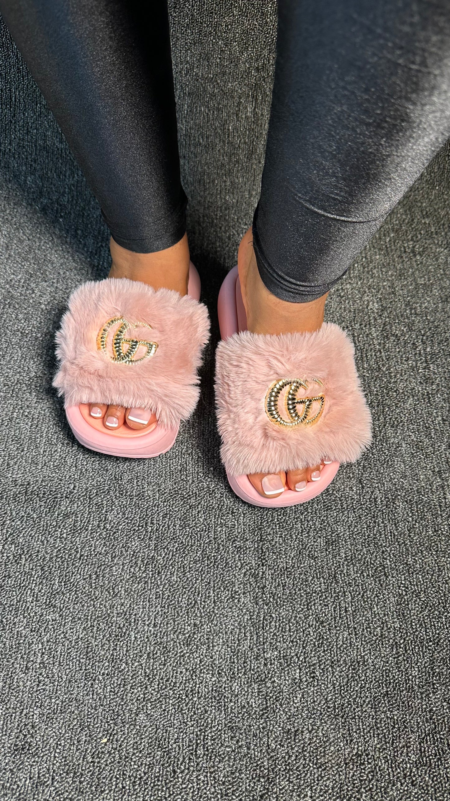 GUCCI FUR(RUN SMALL)