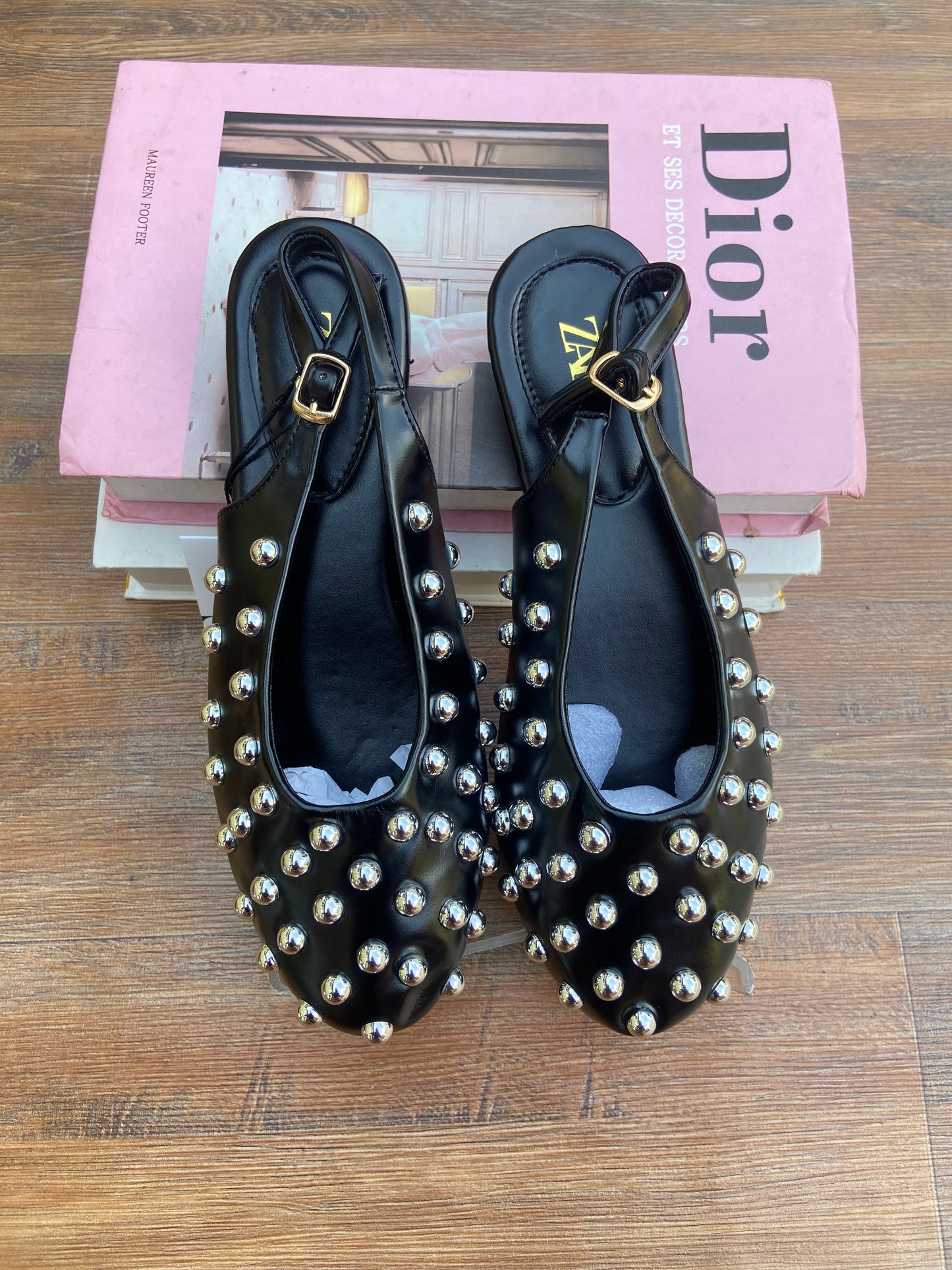 Pearl sandal